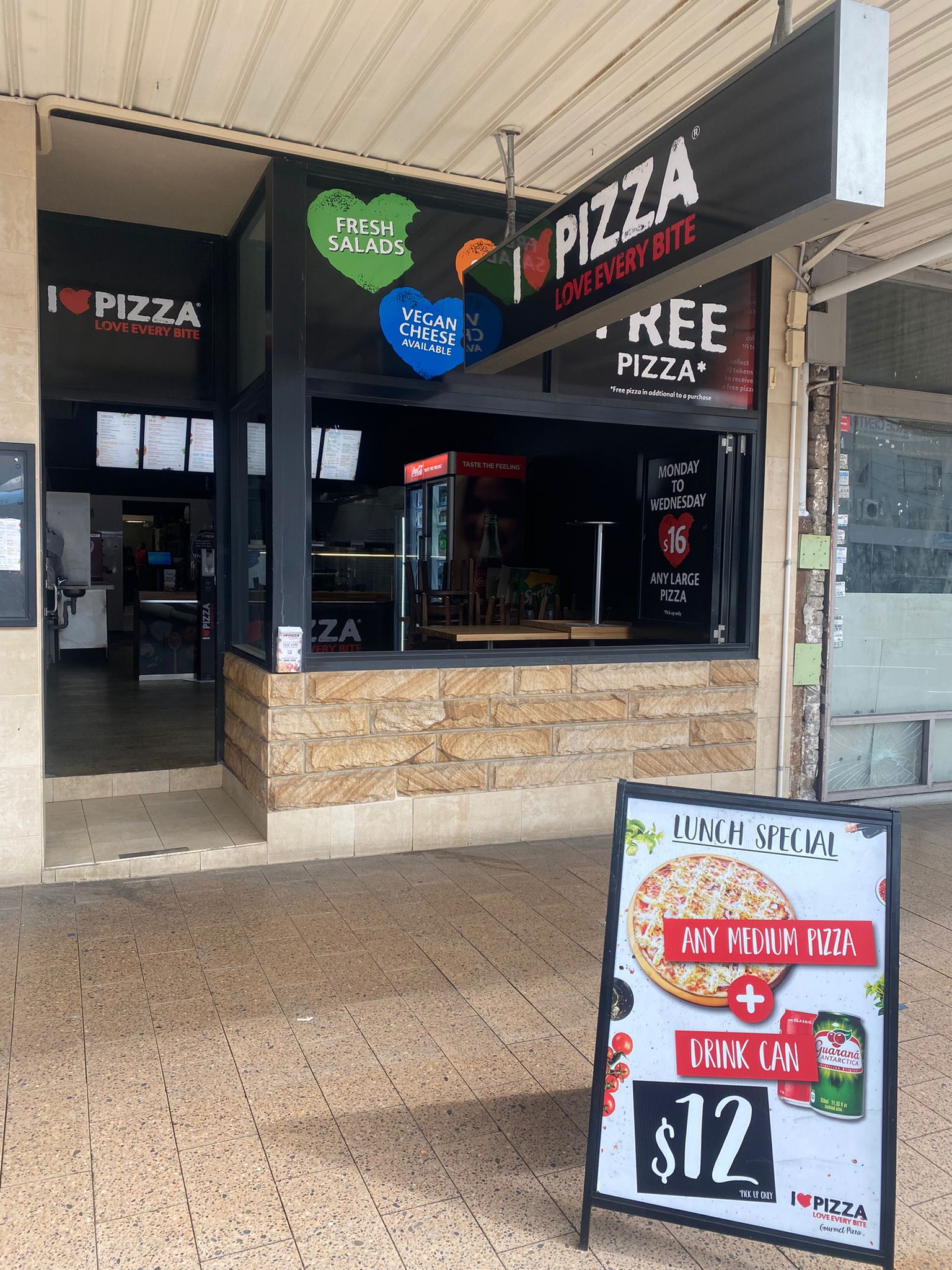 Crows Nest I Love Pizza