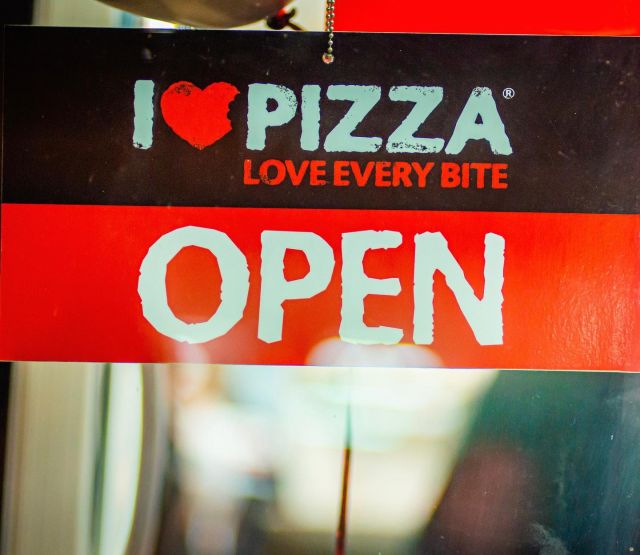 Hi guys!!

We stay open for New Year. Check out our website to see our stores opening hours. 

Enjoy every bite 🙌🏽🌊❤️🍕

www.i-love-pizza.com.au
.
.
.
#i❤️pizza #pizzatime #dinner #pizzalovers #holidaypizza #pizzagram #sydneypizza