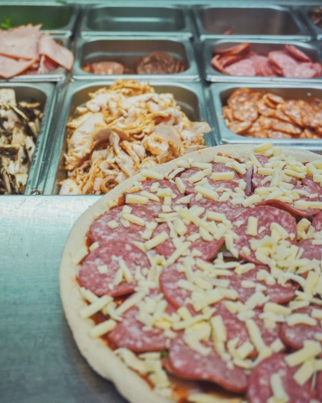 Real pepperoni, real 100% mozzarella cheese, and all the other fresh ingredients you want on a pizza. 

#loveeverybite #pizza #pizzatime #wewantpizza🍕 #pizzaanytime #pepperoni #mozzarella #cheeselover #cheese #ilovepizza