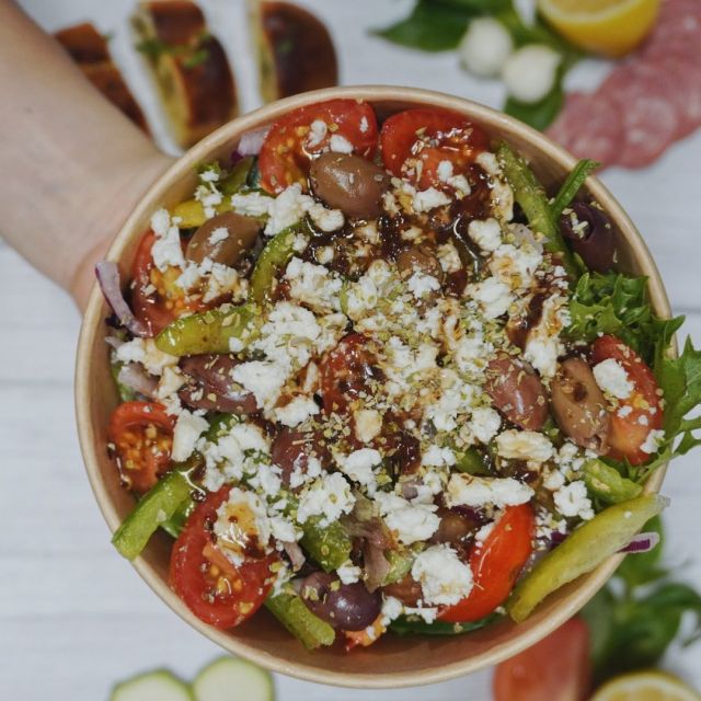 Upping your greens game with a Greek salad. And yes, we said greens . . .🥗
.
.
.
#greeksalad #salad #saladrecipe #saladsofinstagram #ilovepizza #pizzaria #dinner #dinnerpizza