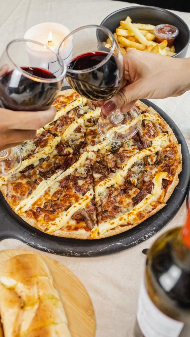 It’s cold outside, but we’ve got the perfect combo to warm you up! 🍷

🍕 Nothing beats the cozy pairing of wine and pizza, especially with I Love Pizza. Skip the cooking tonight—order now, grab your favorite wine, and cozy up for the a dinner experience! 😍

#dinnerideas #dinnerexperience #pizzatime #pizzaexperience #pizzalovers #pizzagram